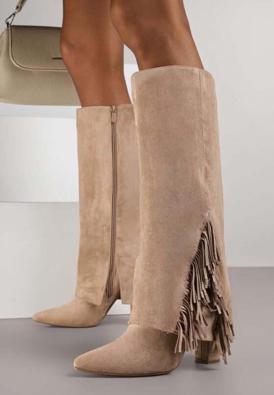 Ciemnobeżowe Kozaki na Słupku z Wywiniętą Cholewką z Frędzlami Linadela 1