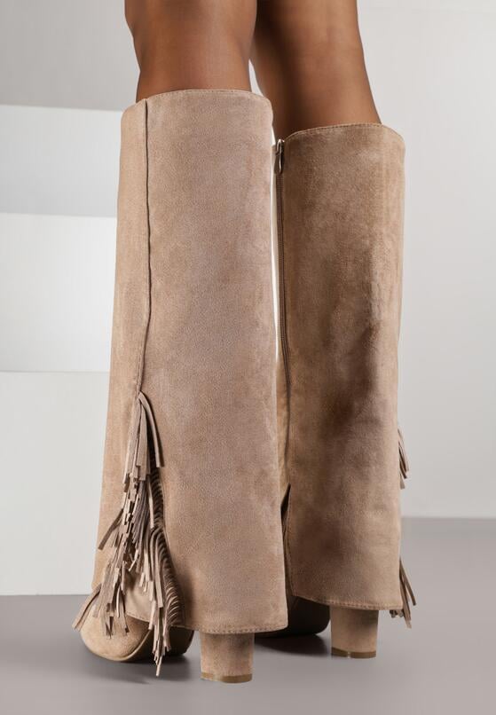 Ciemnobeżowe Kozaki na Słupku z Wywiniętą Cholewką z Frędzlami Linadela 3