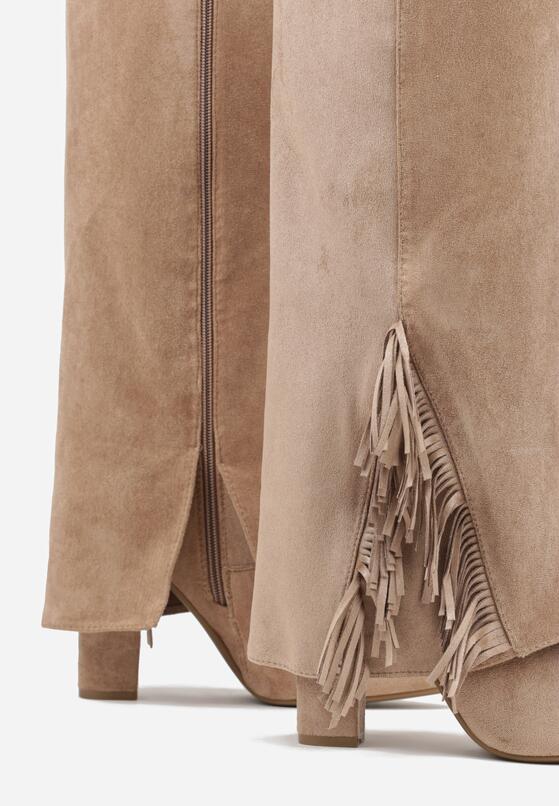 Ciemnobeżowe Kozaki na Słupku z Wywiniętą Cholewką z Frędzlami Linadela 6