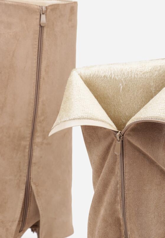 Ciemnobeżowe Kozaki na Słupku z Wywiniętą Cholewką z Frędzlami Linadela 7