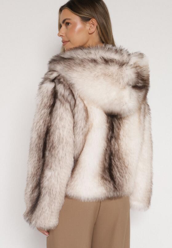 Jasnobeżowa Futrzana Kurtka z Nieodpinanym Kapturem Tusarea 3