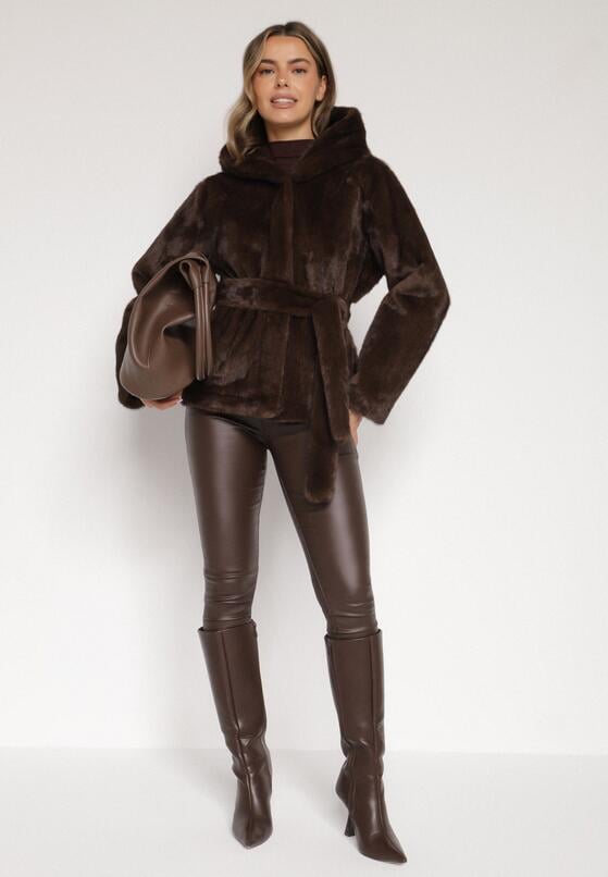 Brązowa Kurtka Futerko z Kapturem i Wiązanym Paskiem Zetara 2