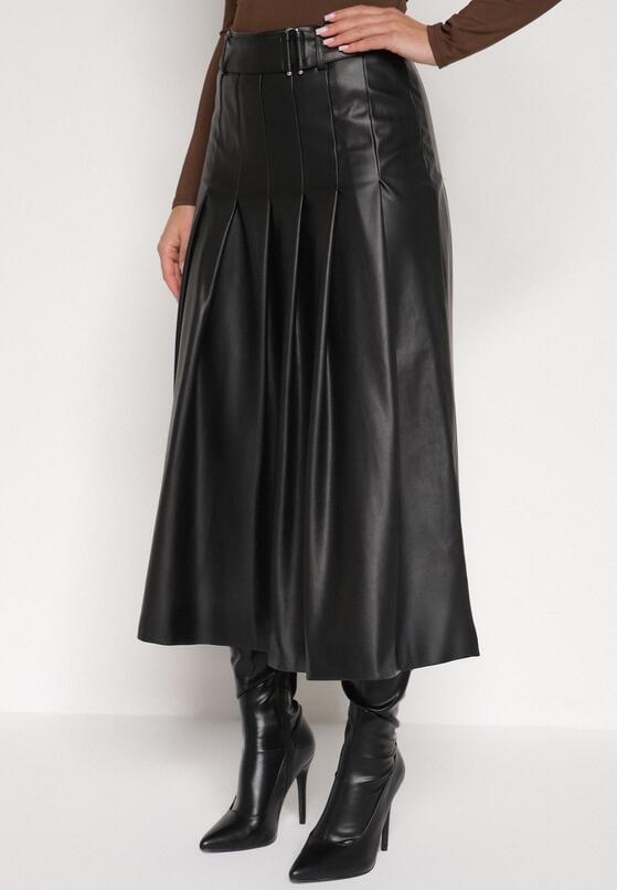 Czarna Rozkloszowana Spódnica z Imitacji Skóry Zdobiona Plisami Tusbella 1