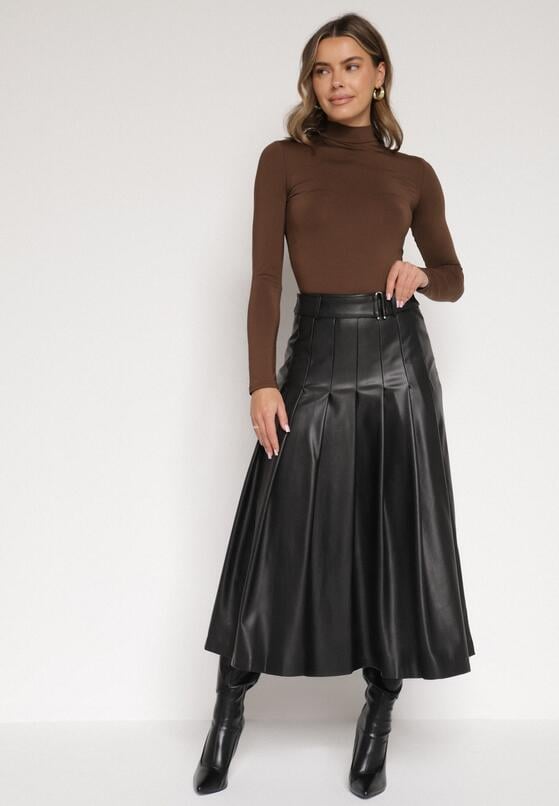 Czarna Rozkloszowana Spódnica z Imitacji Skóry Zdobiona Plisami Tusbella 4