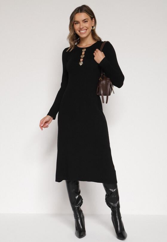Czarna Dopasowana Sukienka z Prążkowanej Dzianiny z Wiskozą z Aplikacjami Tusmana 2