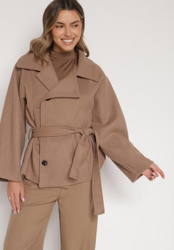 Beżowy Krótki Płaszcz z Wiskozą o Pudełkowym Kroju z Wiązanym Paskiem i Kołnierzem Tusilia 1