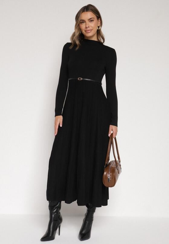 Czarna Rozkloszowana Sukienka z Dzianiny z Wiskozą z Długim Rękawem i Paskiem Tusmina 2