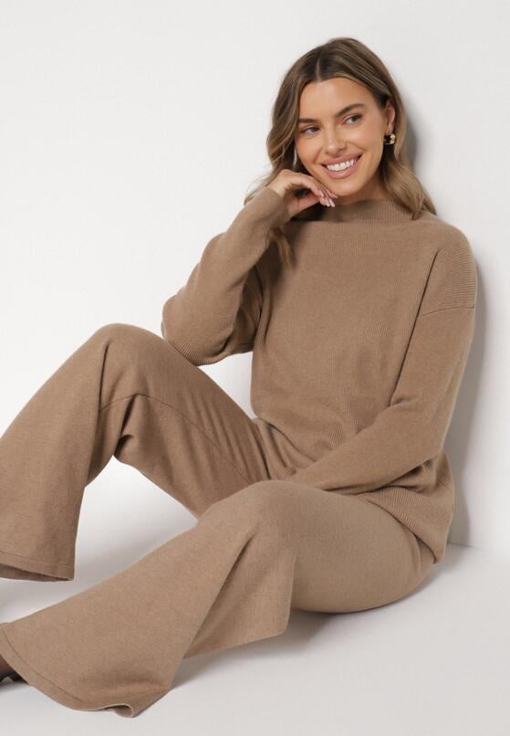 Ciemnobeżowy Dzianinowy Komplet z Bawełną i Wełną Długi Sweter i Szerokie Spodnie Reinesa 1