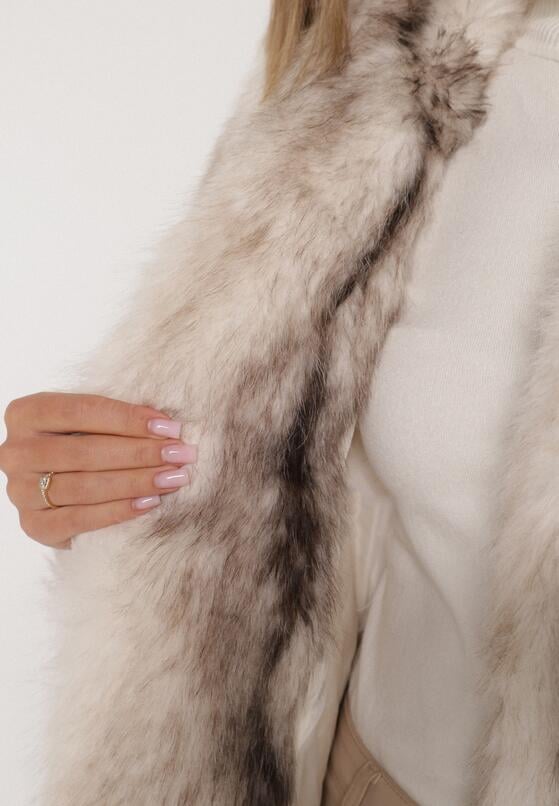 Biały Płaszcz Futro z Szerokim Kołnierzem i Kieszeniami Ezinda 5