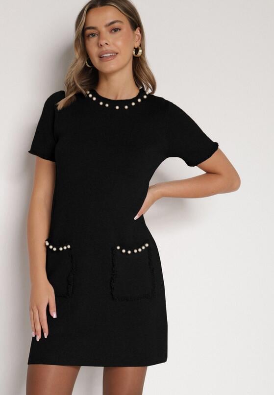 Czarna Trapezowa Sukienka Sweterkowa Ozdobiona Perełkami Eletusa 1