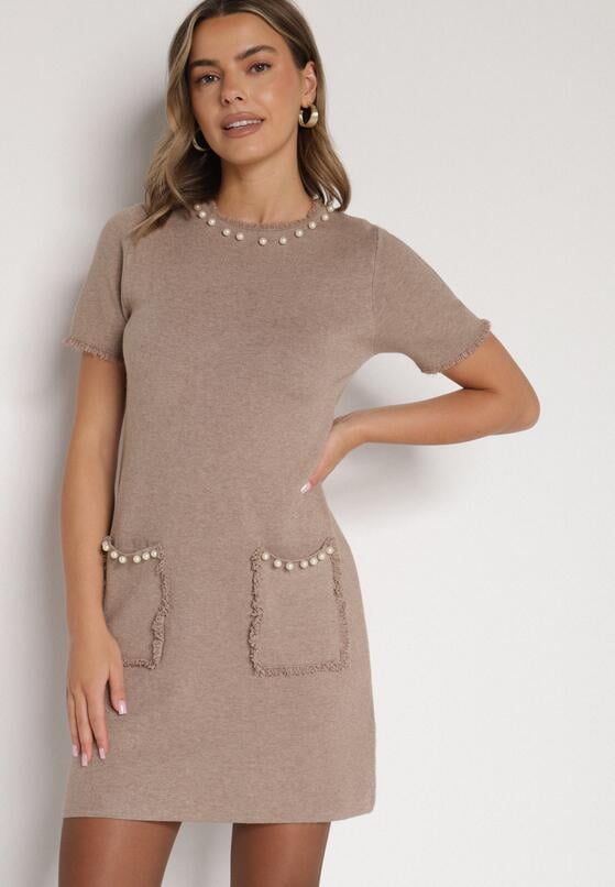 Beżowa Trapezowa Sukienka Sweterkowa Ozdobiona Perełkami Eletusa 1