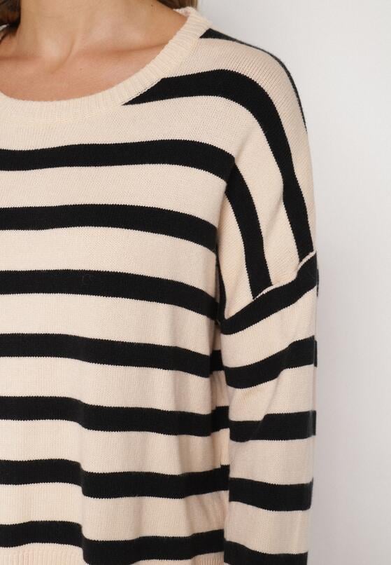Czarno-Kremowy Sweter o Kroju Oversize z Motywem Pasków Irtusa 5