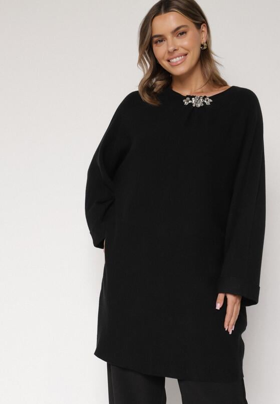 Czarna Sweterkowa Sukienka o Kroju Oversize z Cyrkoniami Tusalia 4