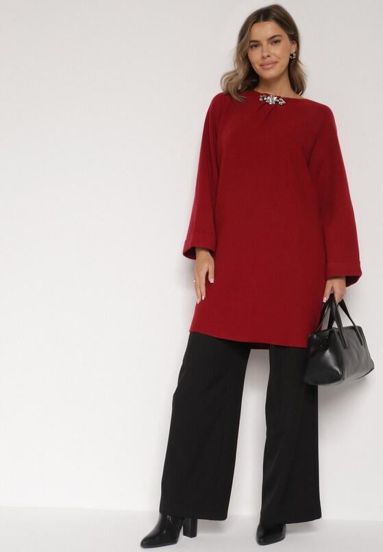 Czerwona Sweterkowa Sukienka o Kroju Oversize z Cyrkoniami Tusalia 2