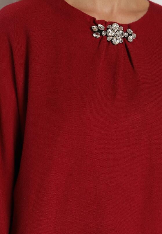 Czerwona Sweterkowa Sukienka o Kroju Oversize z Cyrkoniami Tusalia 5