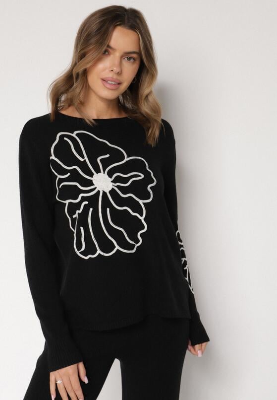 Czarny Sweter Ozdobiony Haftowanymi Kwiatami Halatusea 2