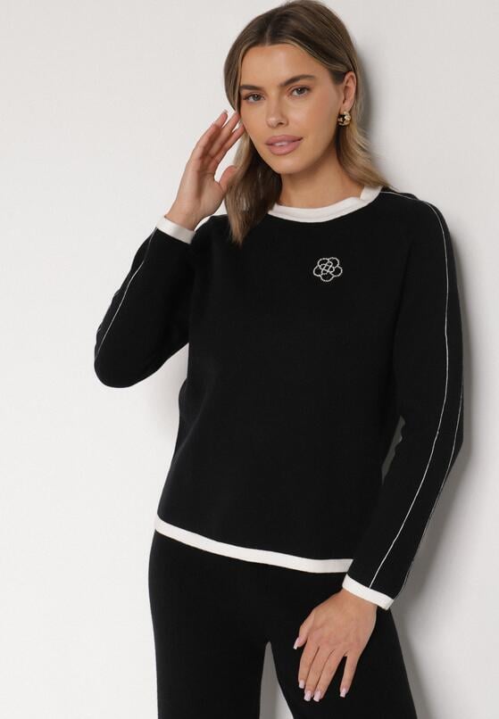 Czarny Sweter Ozdobiony Paskami i Aplikacją Tusanne 4