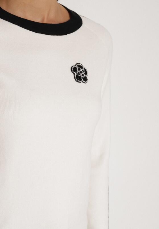 Biały Sweter Ozdobiony Paskami i Aplikacją Tusanne 5