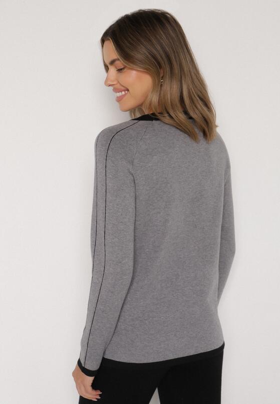 Szary Sweter Ozdobiony Paskami i Aplikacją Tusanne 3