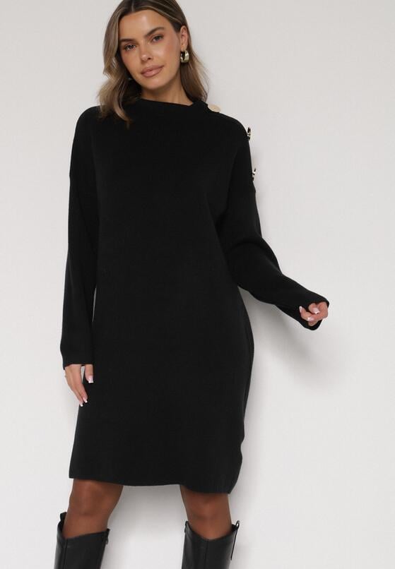 Czarna Sweterkowa Sukienka Pudełkowa Ozdobiona z Boku Guzikami Tustina 4