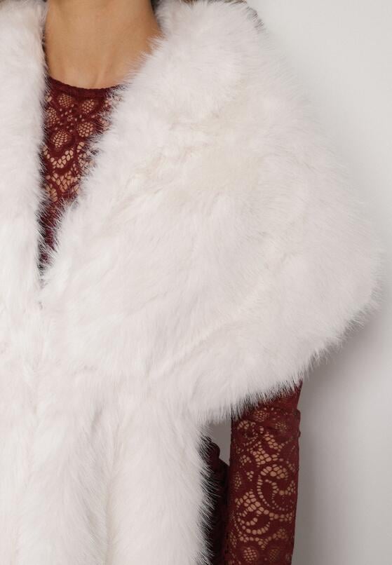 Białe Futrzane Ponczo z Zapięciem Montillene 5