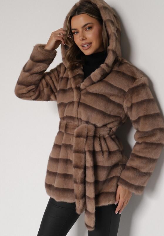 Jasnobrązowa Futrzana Kurtka z Nieodpinanym Kapturem i Paskiem Zetova 4