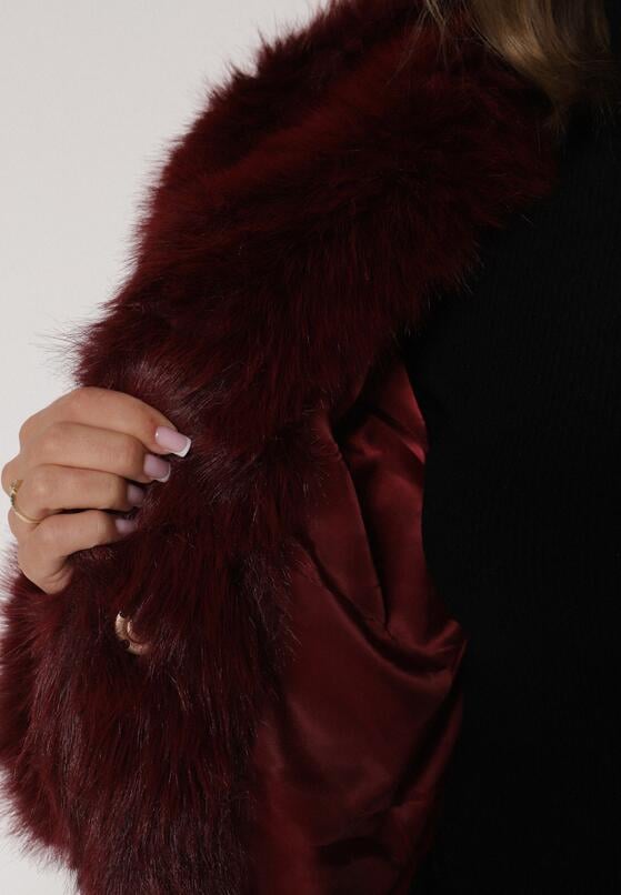 Bordowa Futrzana Kurtka z Nieodpinanym Kapturem Zetena 5