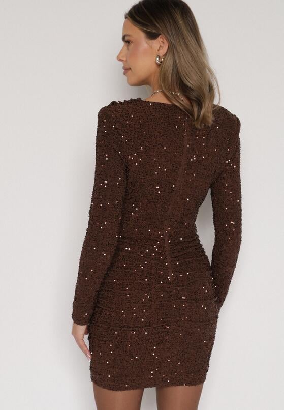 Brązowa Dopasowana Sukienka Wieczorowa z Lejącym Dekoltem i Cekinami Siwedea 3