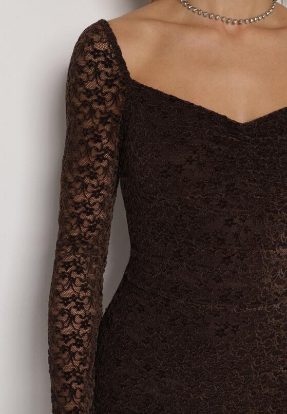 Brązowa Koronkowa Sukienka o Dopasowanym Kroju z Kwadratowym Dekoltem Tiwedesa 5