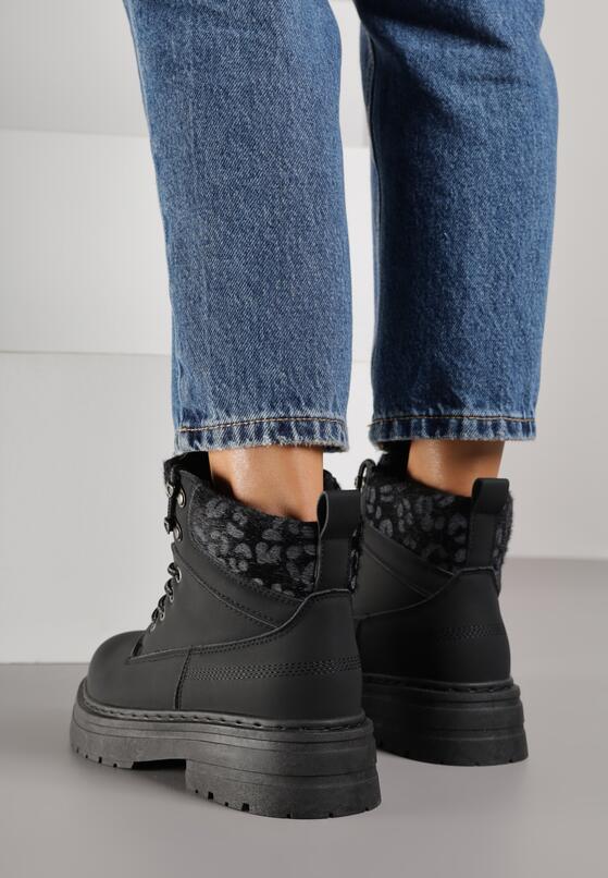 Czarne Trapery Zdobione Wzorzystymi Wstawkami Vetiane 3