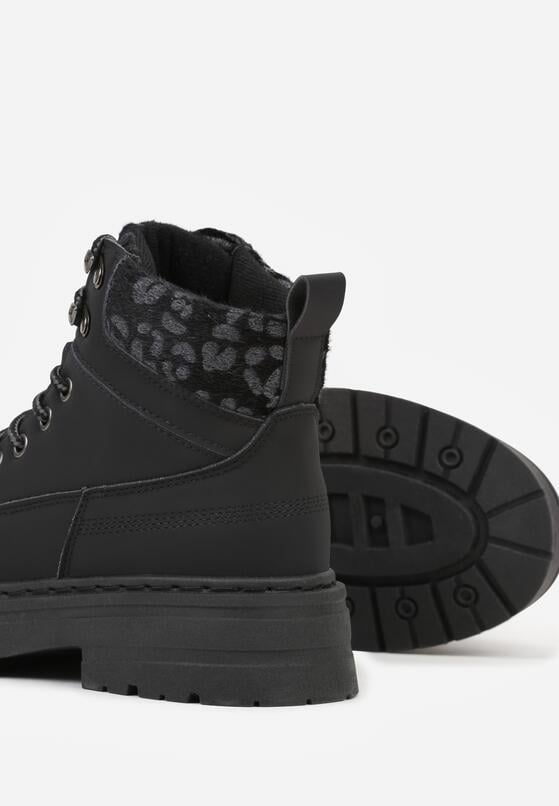 Czarne Trapery Zdobione Wzorzystymi Wstawkami Vetiane 7