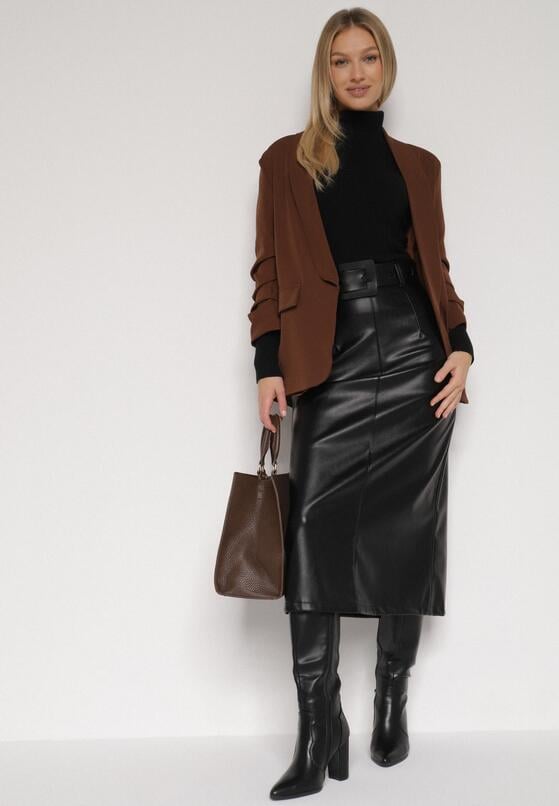 Czarna Spódnica Ołówkowa z Imitacji Skóry z Paskiem z Dużą Klamrą Rewedia 2