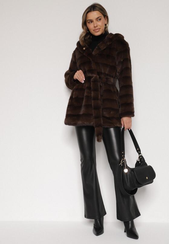Brązowa Futrzana Kurtka z Nieodpinanym Kapturem i Paskiem Zetova 2