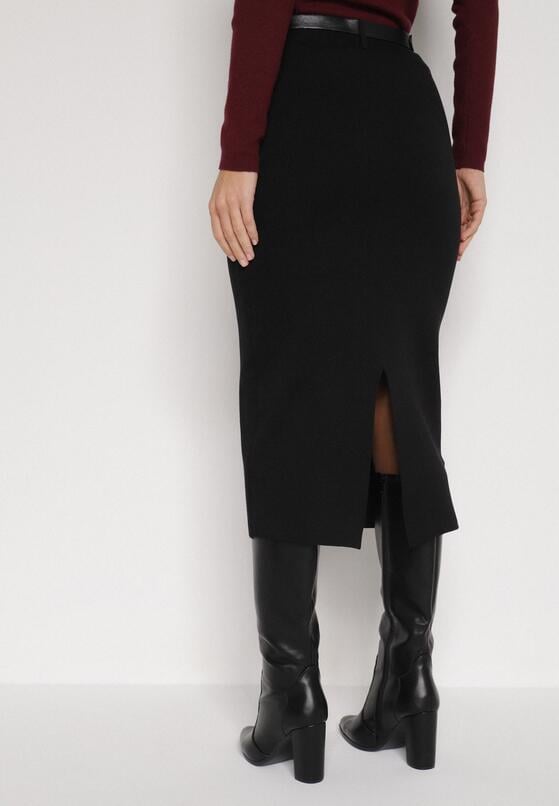 Czarna Ołówkowa Spódnica z Wiskozą Zdobiona Rozcięciem i Paskiem Rowedela 3