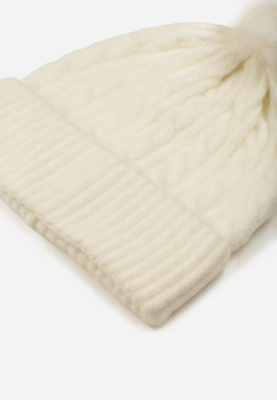 Jasnobeżowa Czapka w Warkoczowy Splot z Pomponem Vetisare 2