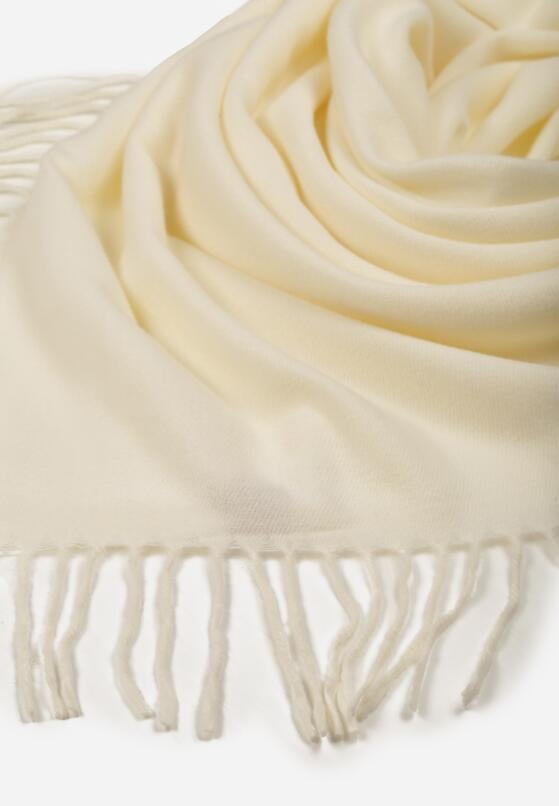 Jasnobeżowy Gładki Szalik z Frędzlami Vetiela 2