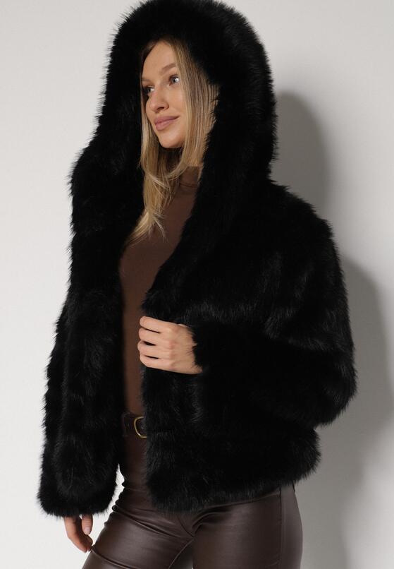 Czarna Kurtka Futrzana z Nieodpinanym Kapturem Vetirire 4