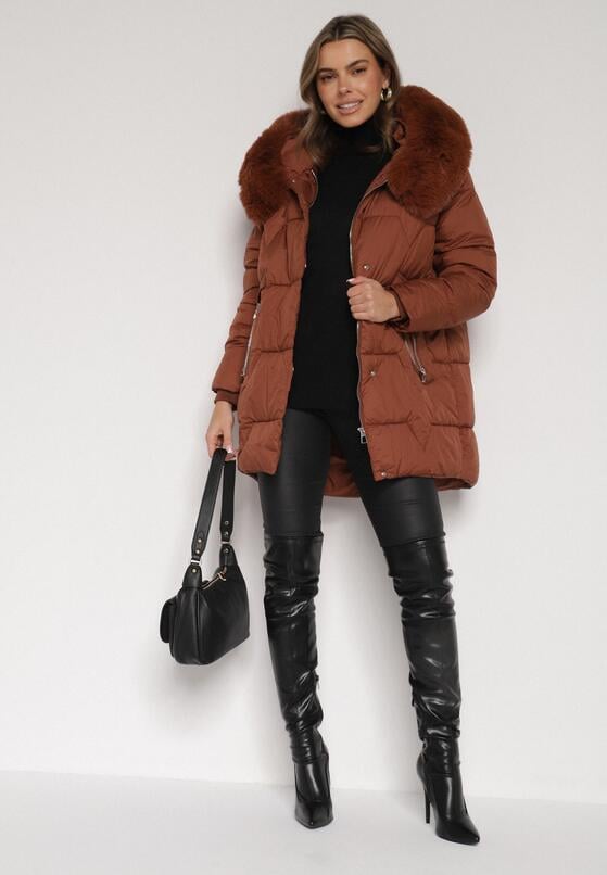 Brązowa Pikowana Kurtka o Pudełkowym Kroju z Odpinanym Futerkiem i Ozdobnym Suwakiem Hedilina 2