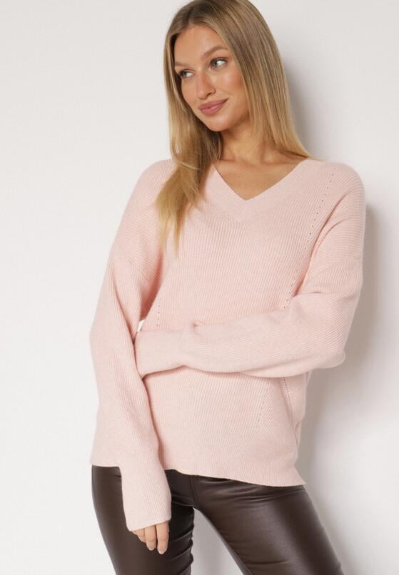 Jasnoróżowy Sweter z Domieszką Kaszmiru z Dekoltem w Serek Feralaine 1