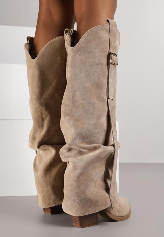 Ciemnobeżowe Kozaki Kowbojki na Stożkowym Obcasie z Wywiniętą Cholewką i Klamrą Naletea 3