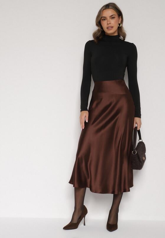 Brązowa Rozkloszowana Midi Spódnica Satynowa Zapinana na Suwak z Gumką w Pasie Williwarne 2