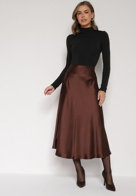Brązowa Rozkloszowana Midi Spódnica Satynowa Zapinana na Suwak z Gumką w Pasie Williwarne 4