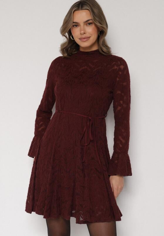 Bordowa Koronkowa Sukienka z Wiązaniem Półgolfem i Falbankami Alnefera 4