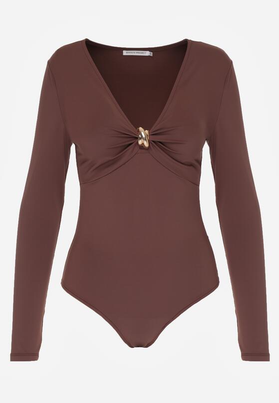 Brązowe Body Ozdobione Aplikacją i Marszczeniem przy Dekolcie Ferenice 1