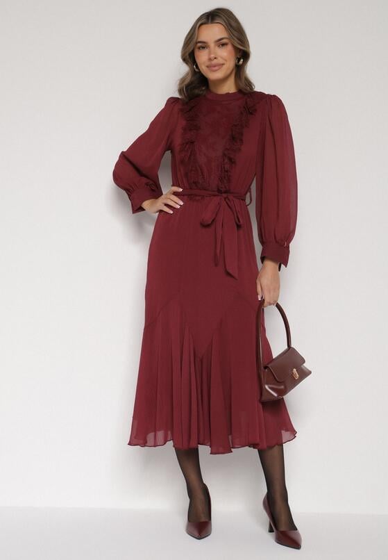 Bordowa Elegancka Sukienka z Bufiastymi Rękawami i Koronkowymi Falbankami Sewlina 2