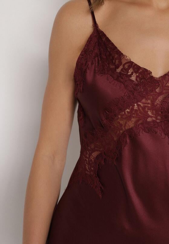 Bordowa Asymetryczna Sukienka z Satyny Ozdobiona Koronką Monivea 5