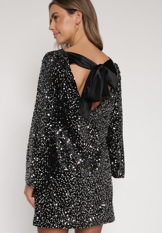 Srebrna Cekinowa Sukienka z Odkrytymi Plecami i Wiązaniem Diadina 3