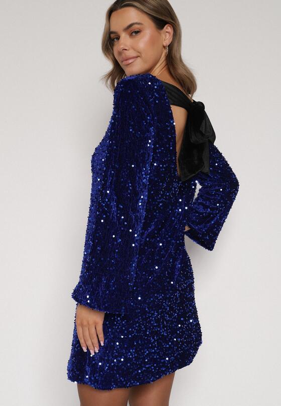 Niebieska Cekinowa Sukienka z Odkrytymi Plecami i Wiązaniem Diadina 1