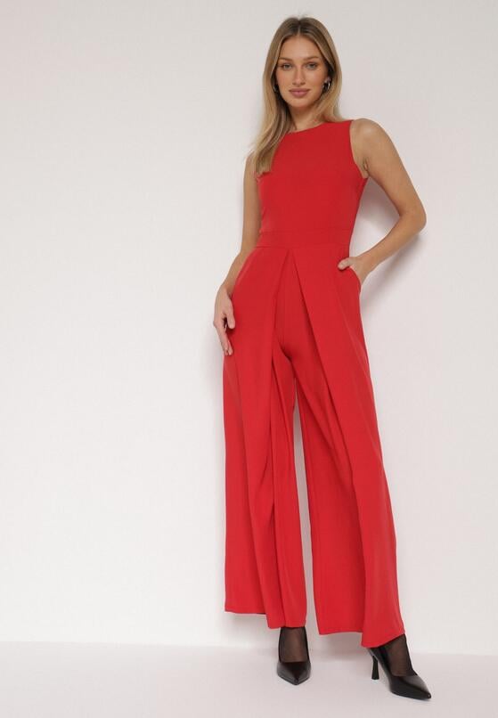 Czerwony Elegancki Kombinezon z Ozdobnymi Zakładkami Zellysha 1