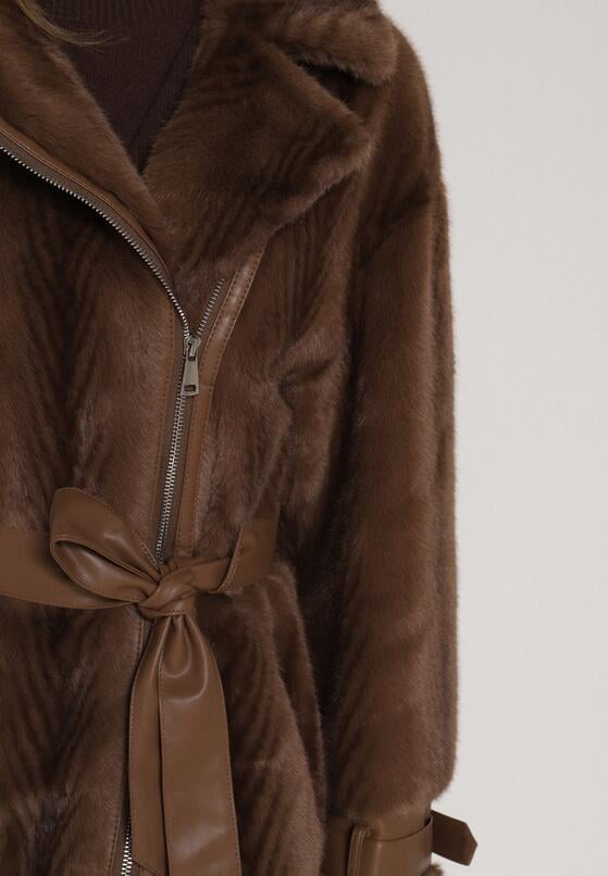 Brązowy Futrzany Płaszcz z Wiązanym Paskiem i Ozdobnymi Sprzączkami Felryna 5